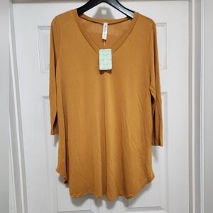 Paisley Grace Boutique Aria Basic Top in Mustard size Large NWT